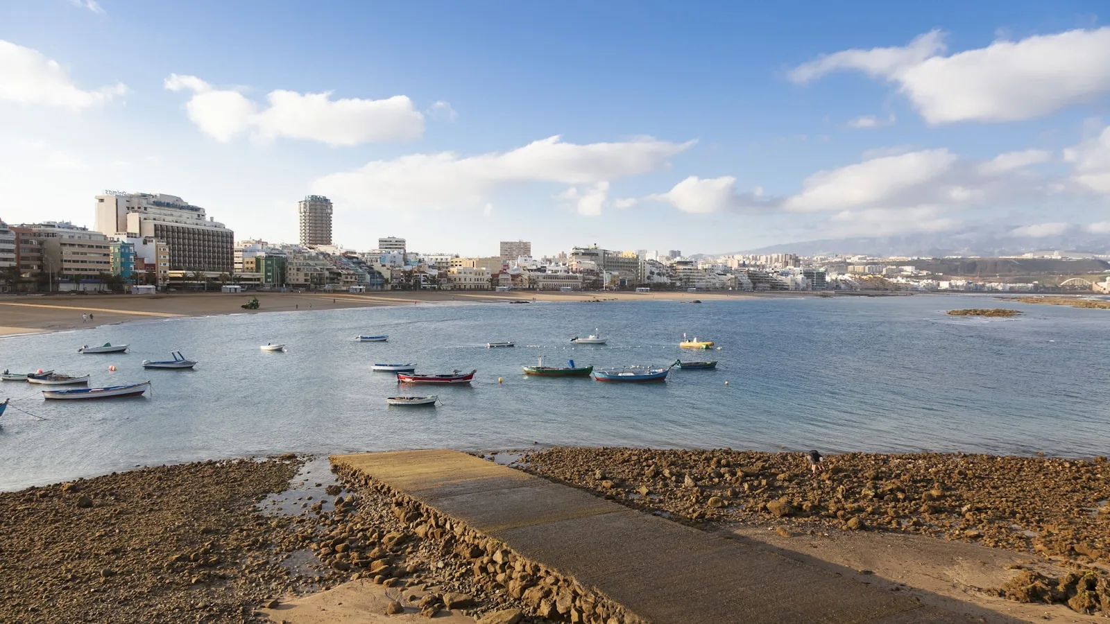 Le port et le front de mer